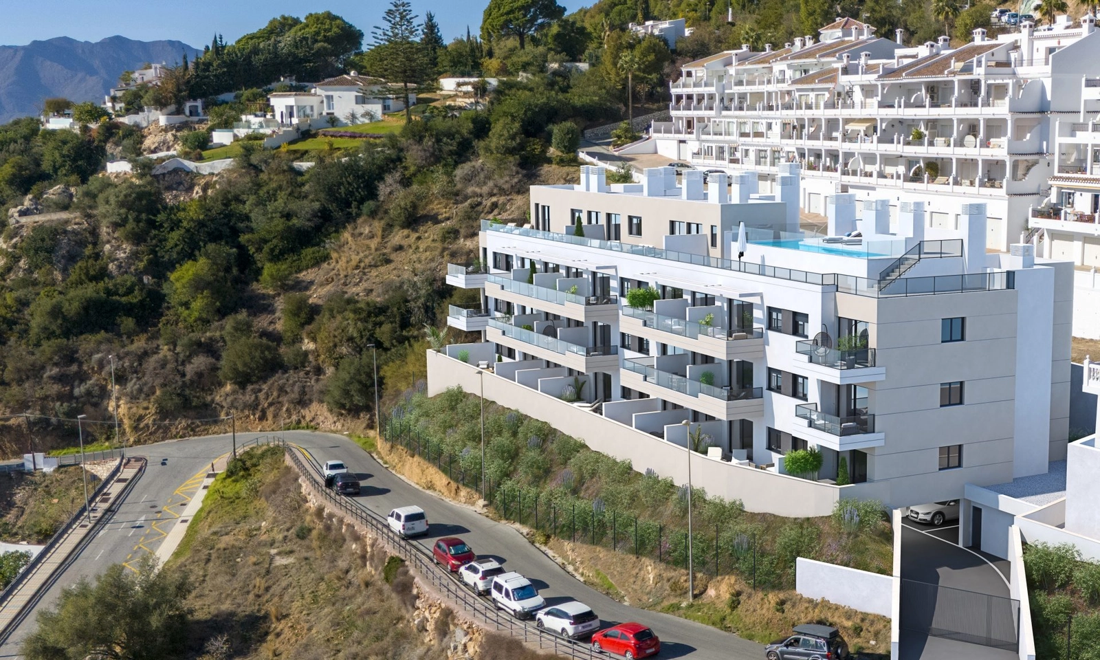 Projektets moderna arkitektur smälter vackert in i Mijas bergssluttningars landskap.