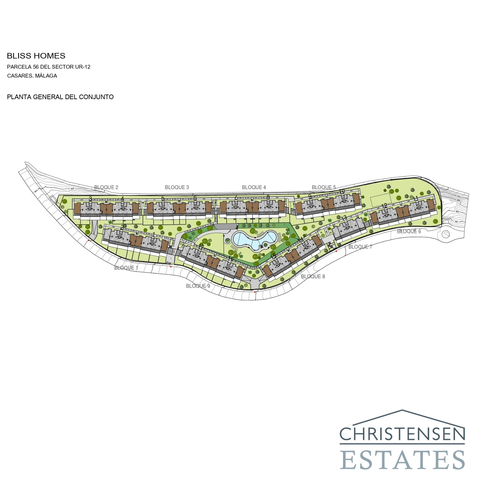 Denna översiktsplan illustrerar bostadsområdets totala layout och visar de nio bostadshusen, den gemensamma poolen och trädgårdsområdena.
