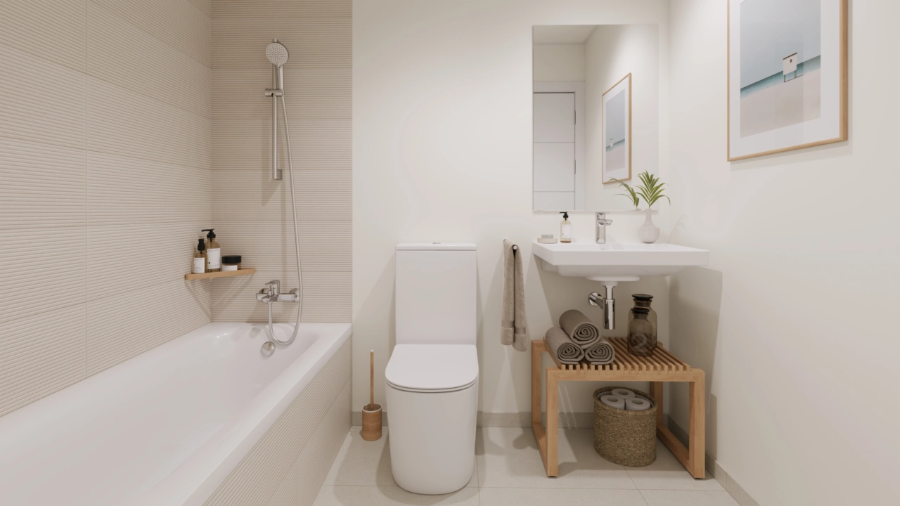 Ett andra välutrustat badrum med ett komplett badkar för familj eller gäster.