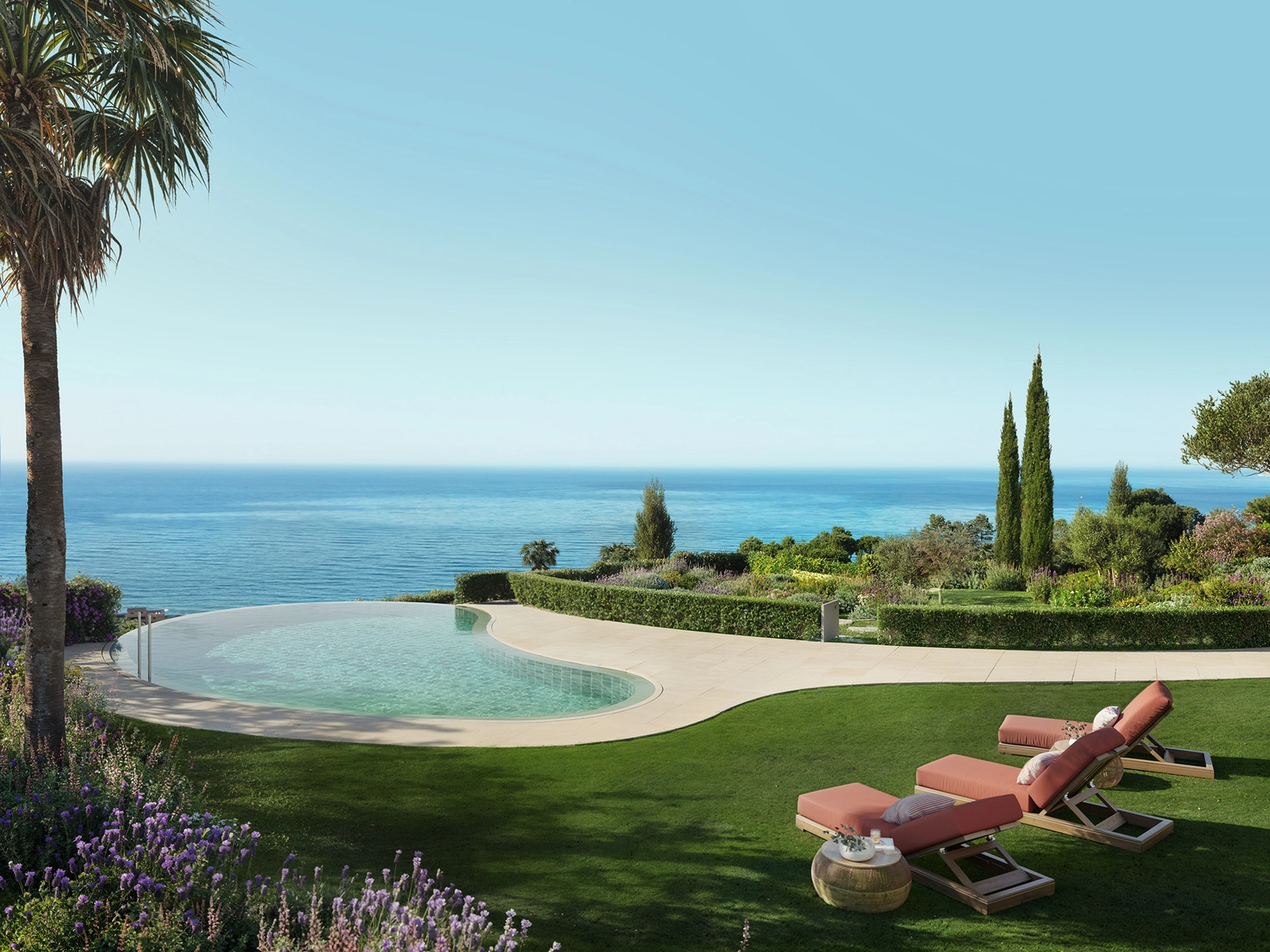 Koppla av vid den vackra infinitypoolen, med hisnande utsikt över Medelhavet.