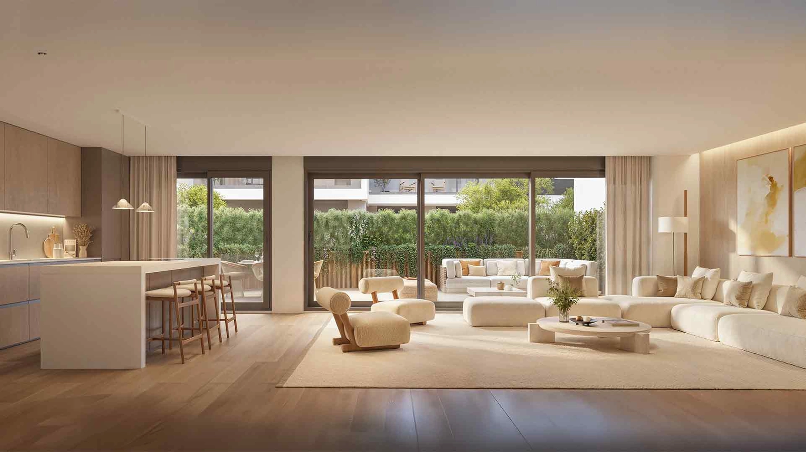 Rymliga och ljusa öppna sällskapsytor designade för komfort och sömlöst anslutna till utomhusterrasser.