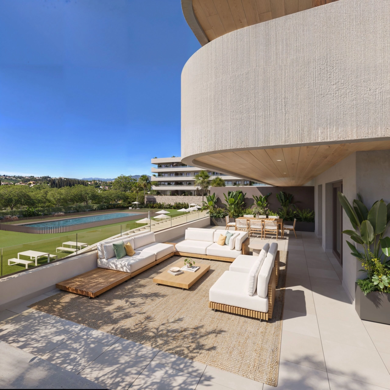 En rymlig privat terrass, designad för sömlöst boende mellan inne och ute på Costa del Sol.