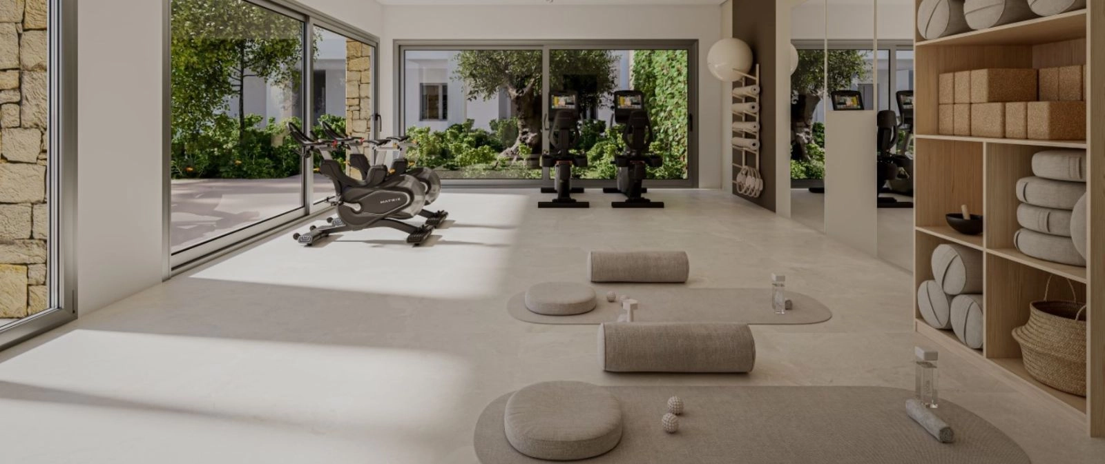 Ett dedikerat gym för boende möjliggör en hälsosam och aktiv livsstil utan att lämna hemmet.