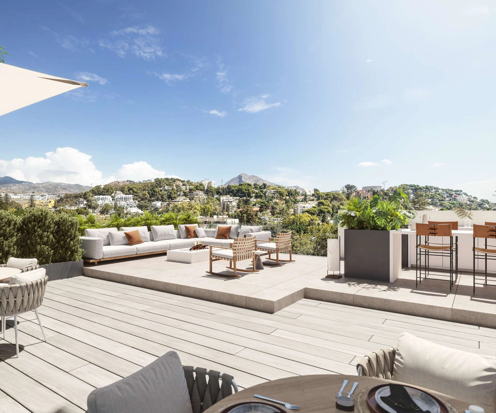 Takterrassen erbjuder en perfekt plats för avkoppling eller umgänge med Costa del Sol som bakgrund.