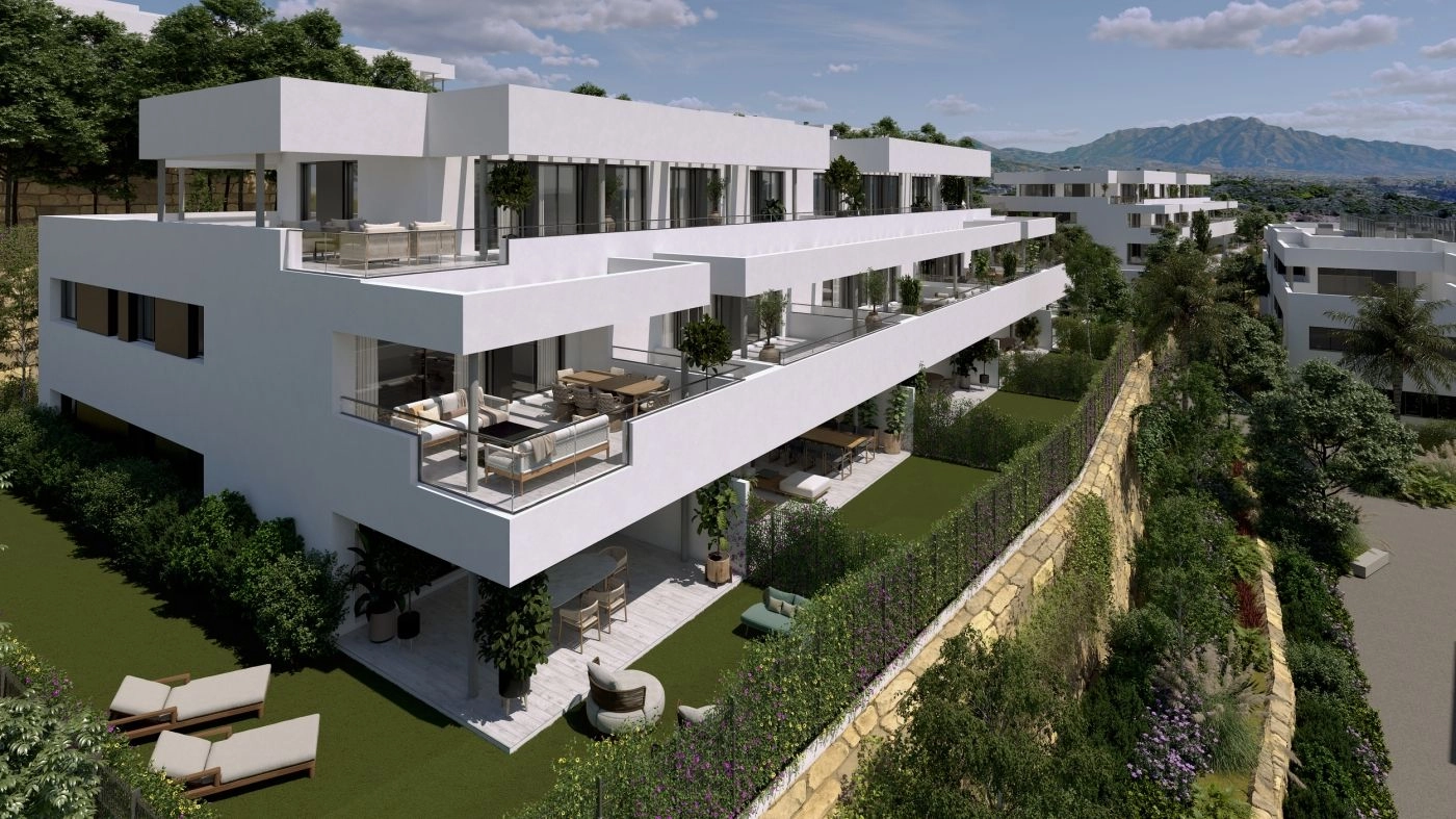 Arkitektonisk design som smälter samman sömlöst med Casares naturliga landskap.