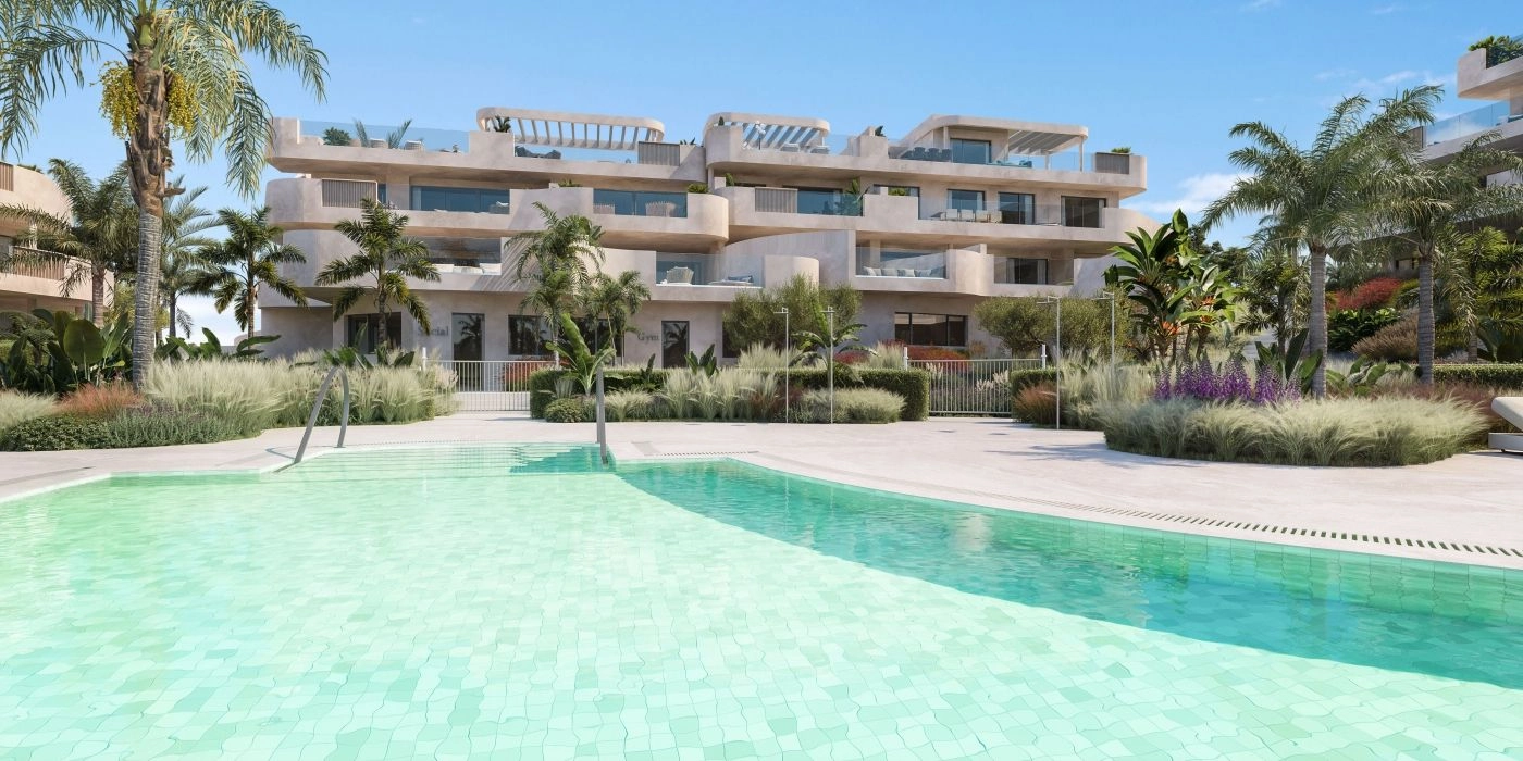 En närmare titt på den fantastiska gemensamma poolen och lägenhetsbyggnadernas moderna design.