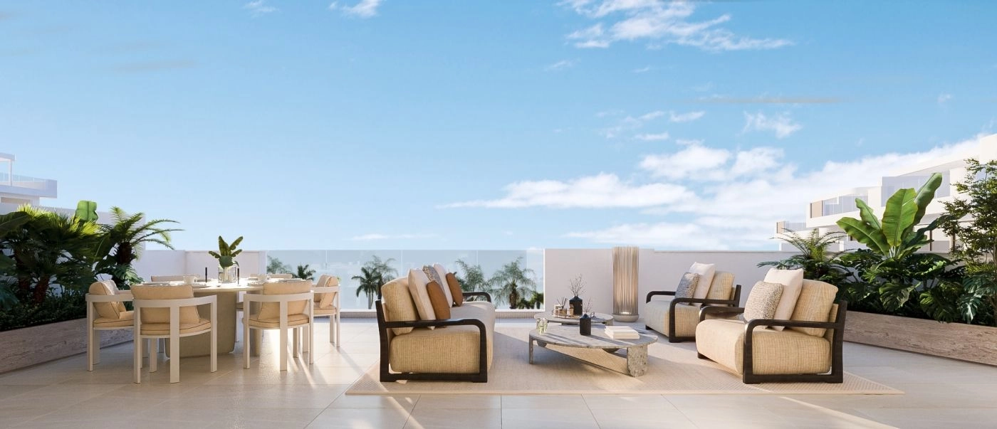 En privat terrass designad för att njuta av södra Spaniens underbara klimat, perfekt för middagar och avkoppling.