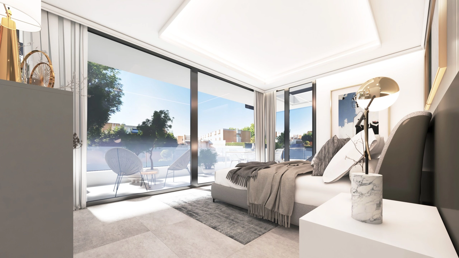 Vakna upp och kliv direkt ut på din privata terrass för att njuta av morgonsolen och den friska luften.