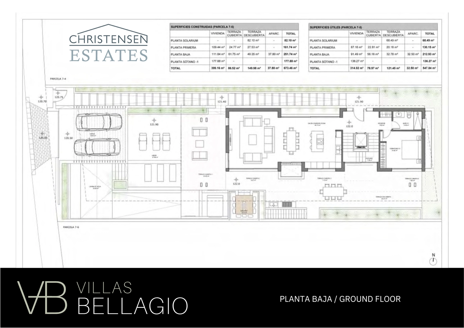 Bottenvåning: En expansiv öppen planlösning förbinder vardagsrum, matsal och kök, som flyter sömlöst ut till huvudterrassen, privata trädgården och poolen.