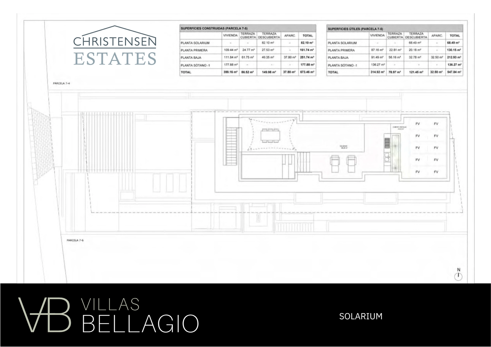 Solarium / Takterrass: Ett magnifikt takutrymme med privat pool, soldäck och grillplats, som erbjuder den bästa panoramautsikten över havet och bergen.