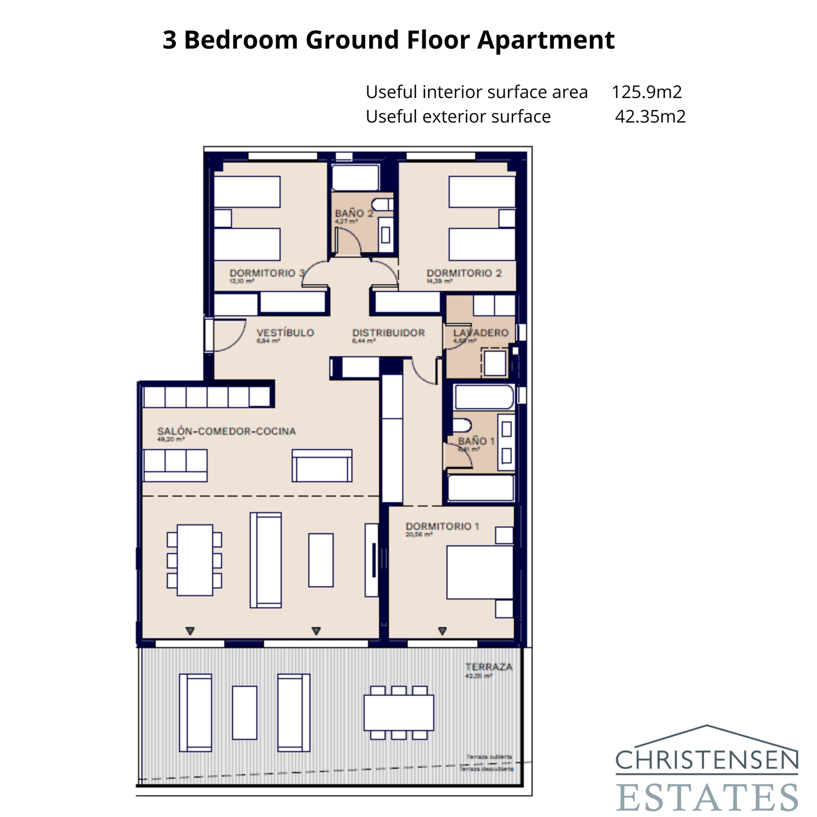 En rymlig markplanslägenhet med tre sovrum, som erbjuder sömlöst boende mellan inomhus och utomhus samt gott om utrymme.